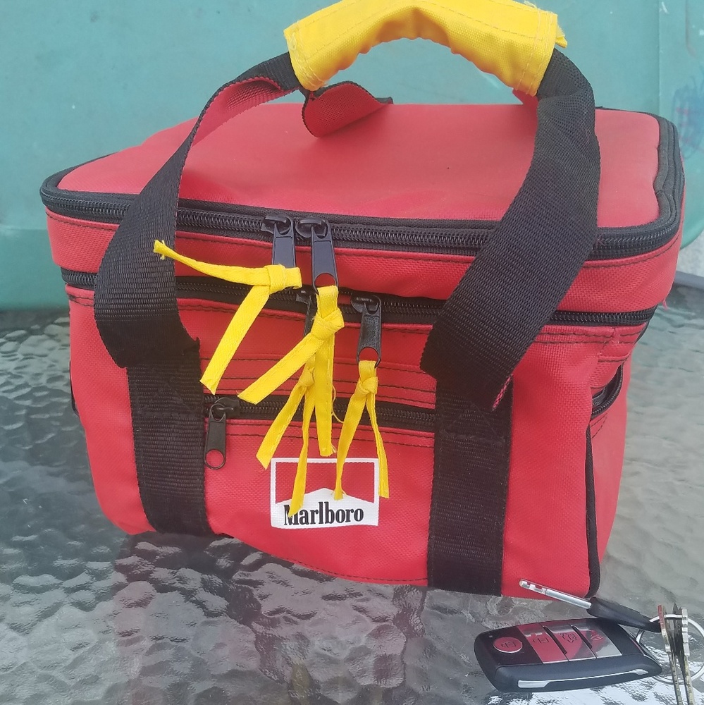 lunch bag - vintage Marlboro
